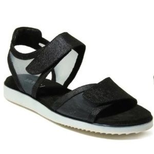 Vaneli Eber women Sandals  size 6.